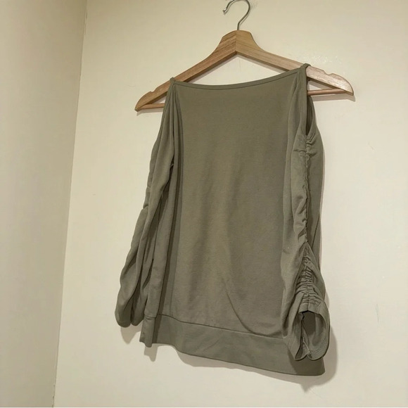 Women’s Y2K Miss Green O-Ring Long Sleeve Butterfly Graphic With Ruffle Sleeves - Picture 10 of 16